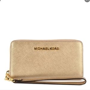 😍Michael Kors Gold Wallet with Wrist Strap